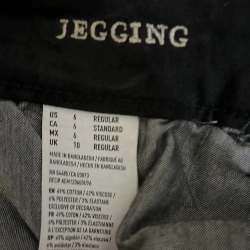 Black American Eagle distressed Jeggings - Picture 5 of 5